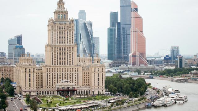 Заммэра Москвы: жители столицы тотально не соблюдают масочный режим