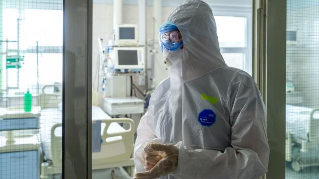 В России за сутки коронавирусом заболело 18 тысяч 257 человек