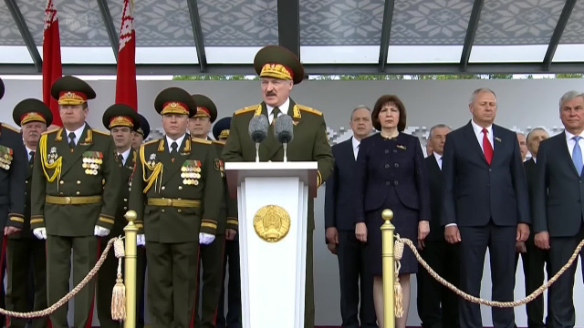 Лукашенко сообщил, что Белоруссия не могла отказаться от парада в честь Победы