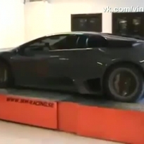 Сумасшедшая Lamborghini на тестовом стенде