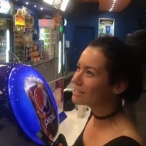 Девушка и кинотеатр