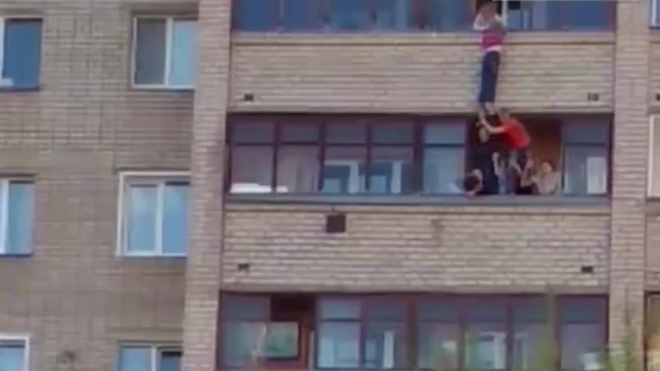 3 Мальчика Под Балконом