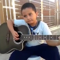 Маленький гитарист