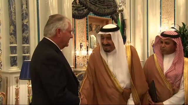 Король Саудовской Аравии объявил об экстренном созыве саммита арабских лидеров после атаки нефтепровода