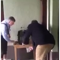 Сколько нужно немцев, чтобы открыть кегу