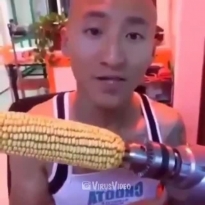 Большой любитель кукурузы