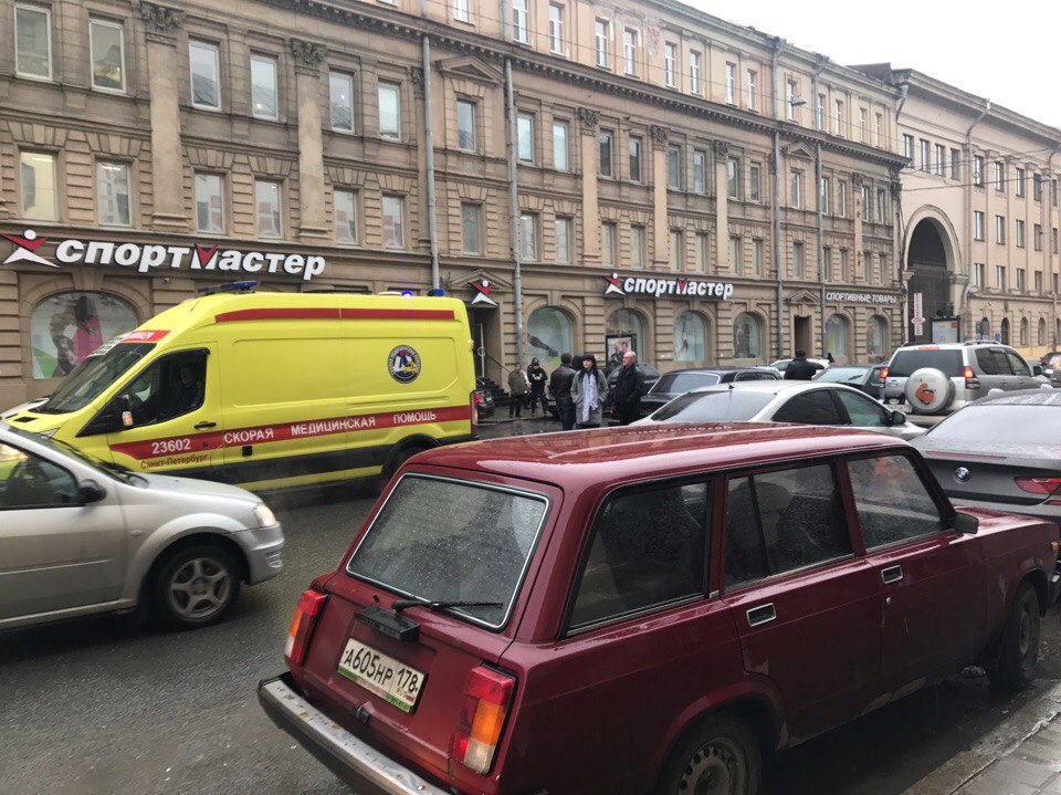 На Московском проспекте пешеход-нарушитель угодил под машину