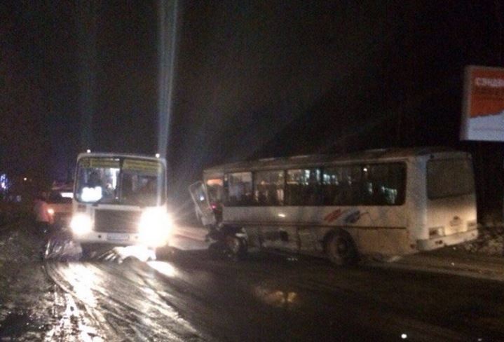 Пьянющий водитель BMW протаранил автобус на Токсовском шоссе
