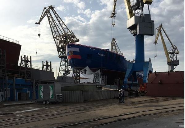 В Петербурге спустили на воду ледокол "Сибирь": фото и видео