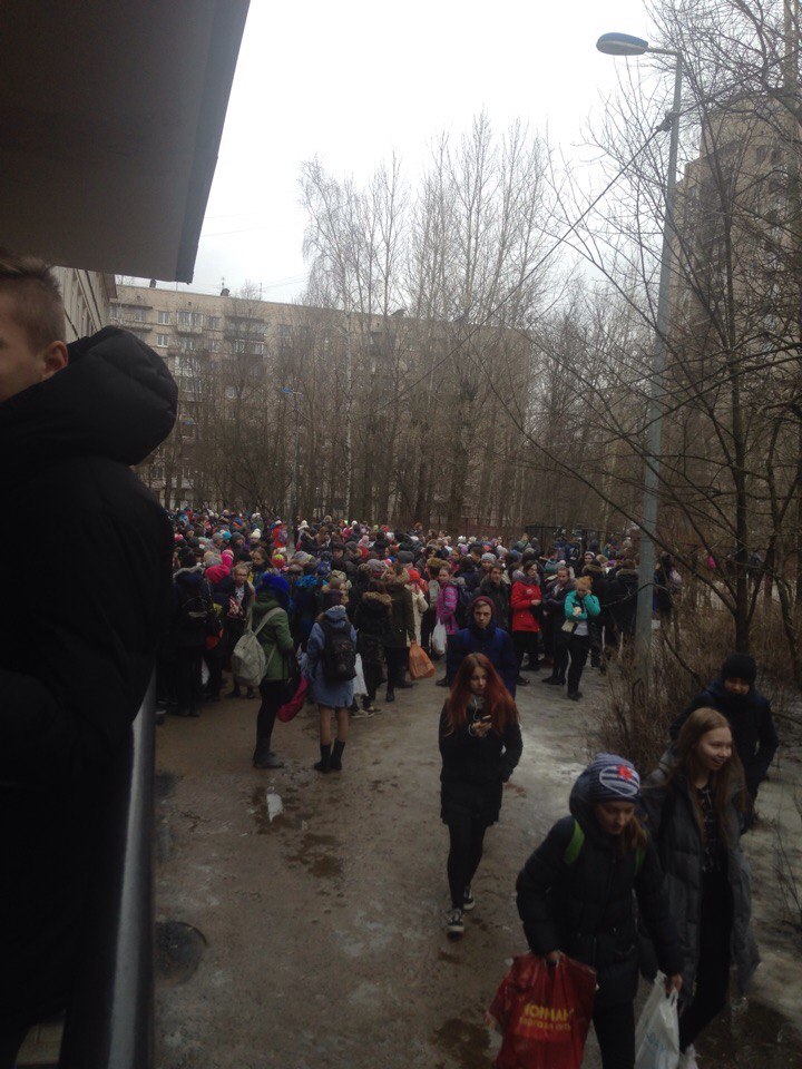 Школу Витебском проспекте эвакуировали из-за перцового баллончика