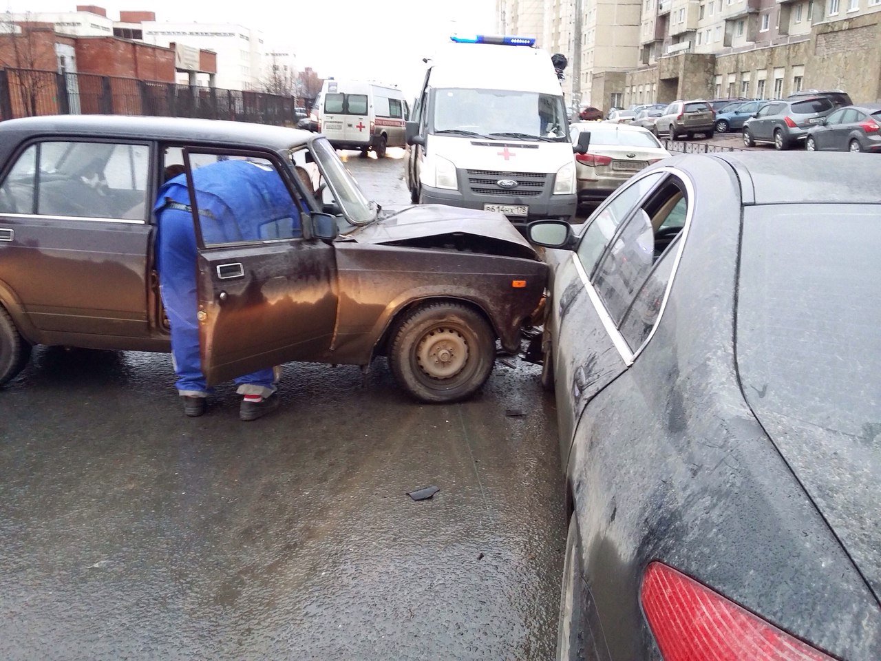 Водитель и ребенок пострадали в ДТП на Ярослава Гашека 