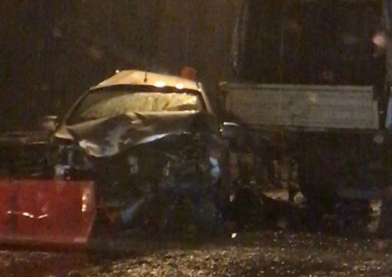 Три автомобиля столкнулись ночью на КАД: пострадавших забирал вертолет