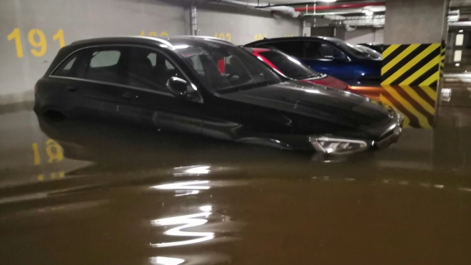 В новом ЖК на Заневском проспекте затопило паркинг