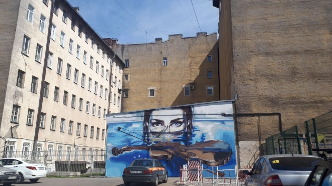  Автор граффити на Васильевском острове выступила за упрощение процедуры согласования с КГА