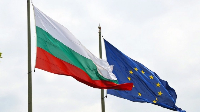 Второй из объявленных персонами нон грата российских дипломатов покинул Болгарию