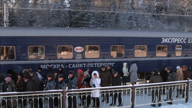 Петербургские вокзалы очистили от 6,4 тысячи кубометров снега