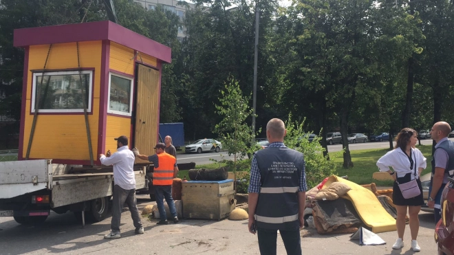 За неделю сотрудники ККИ в Петербурге ликвидировали 23 незаконные автостоянки