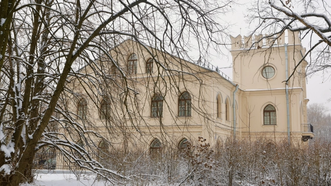 В Петербурге статус культурно-просветительского центра вернули Готическому дому после реставрации