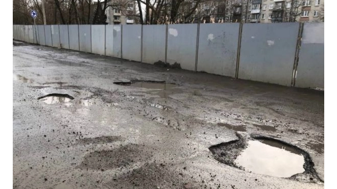 "Автодор" получил представление от прокуратуры Петербурга из-за ям на дорогах