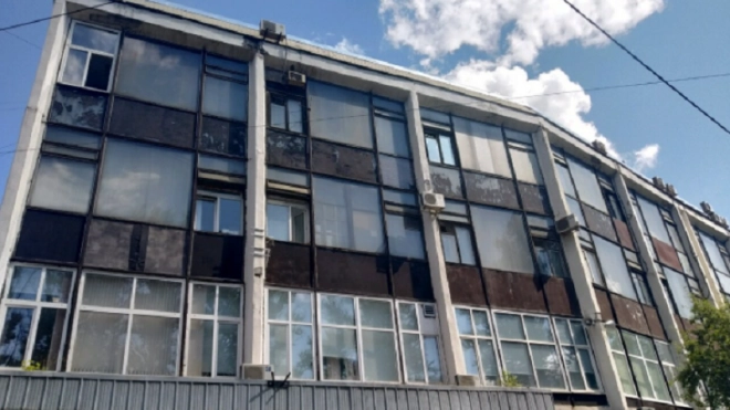 Женщина сломала кисть на Ленинградском механическом заводе