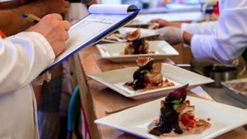 В Петербурге предложили не допускать до тендеров комбинаты, не исправляющие нарушения