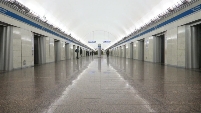 Поезда метрополитена временно не ходят от станции "Петроградская" до "Купчино"