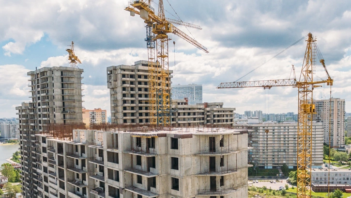 В Петербурге доходы от строительного бизнеса резко снизились