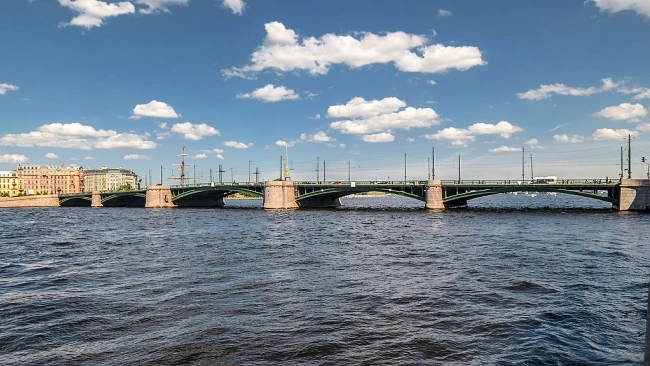 На капремонт Биржевого моста через Малую Неву выделено 2,37 млрд руб