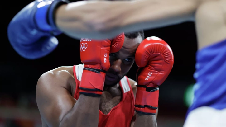 Марокканский боксер пытался укусить соперника во время боя на Олимпиаде