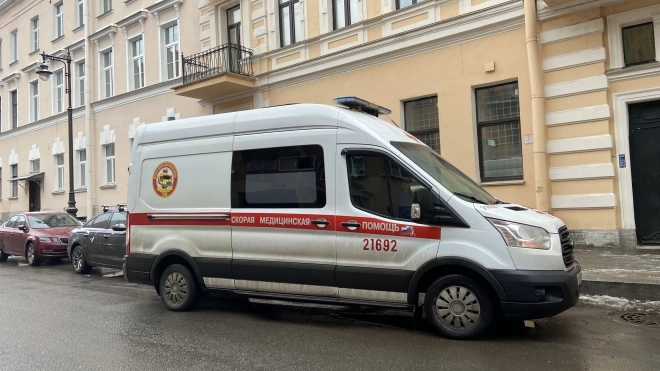В заброшенном детском саду на Красносельском шоссе нашли женщину в крови