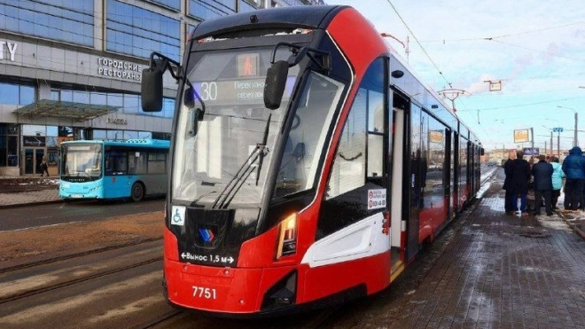 В Петербург поставили 13 трамваев "Невский" 