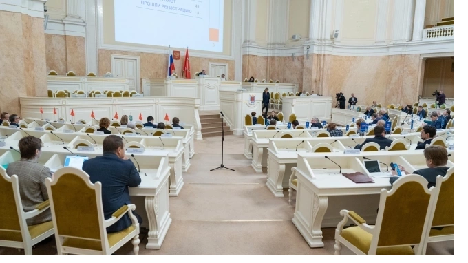 Изменения в закон о почётных гражданах окончательно одобрили в Петербурге