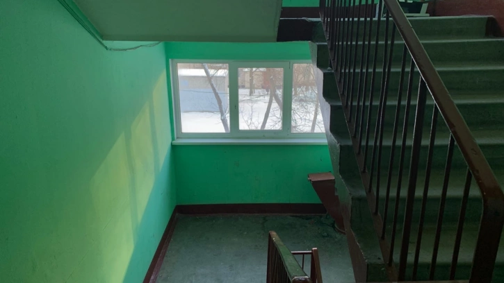 В доме на Басковом переулке отремонтировали лестничную клетку 