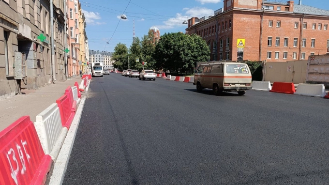 На Чкаловском проспекте досрочно завершили ремонт проезжей части