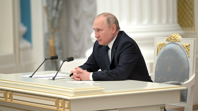 Путин обсудил с Макроном переговоры Москвы и Киева