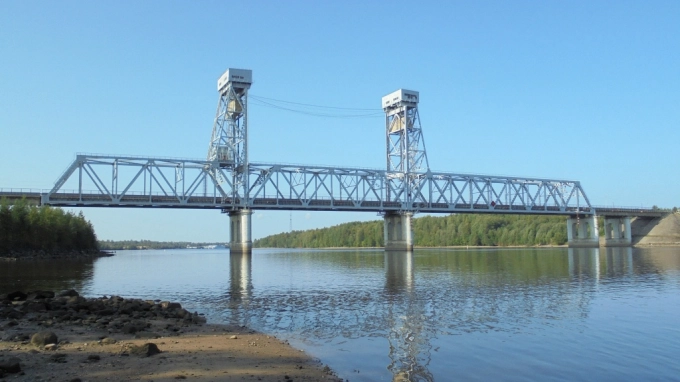 У Лодейного Поля 23 июля разведут мост через реку Свирь 