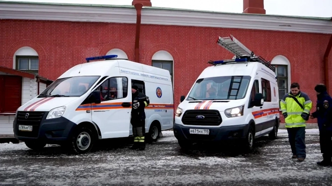 Во время пожара на Петровской набережной пострадал один человек