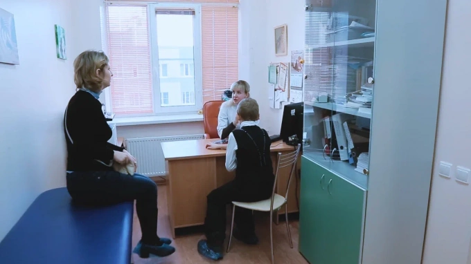 В детских поликлиниках Петербурга появились кабинеты для вакцинации подростков