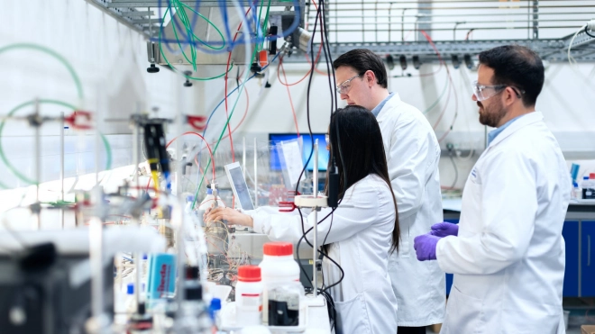 Для молодых петербургских ученых создадут шесть лабораторий