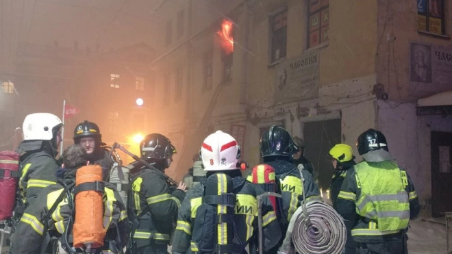 Пожар на территории Апраксина двора ликвидировали за 11 часов