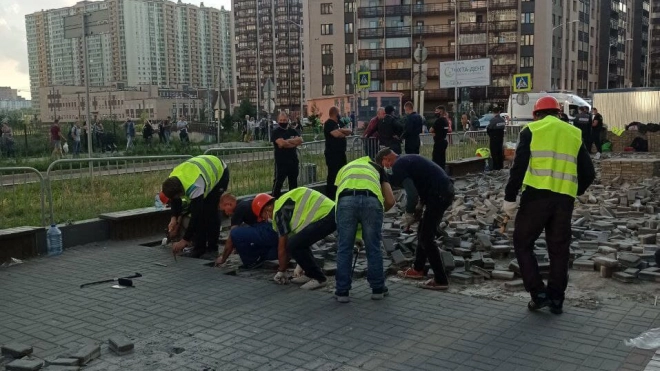 Строительные работы на бульваре Менделеева в Мурино возобновились после проверки полицией 