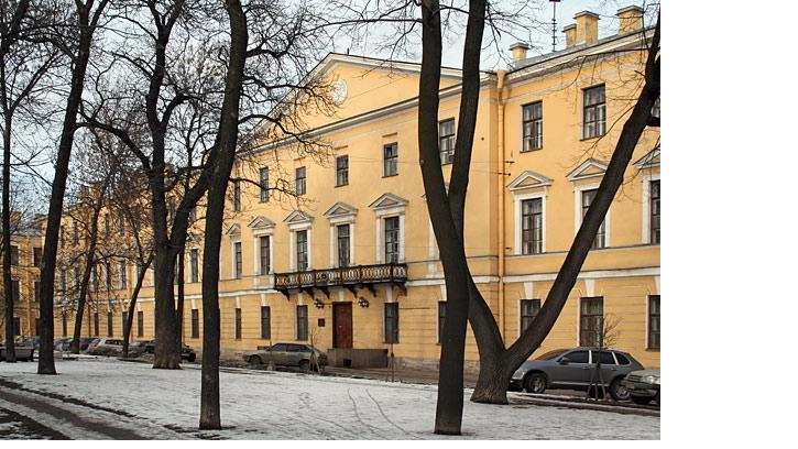 Здание Николаевского кавалерийского училища переделают под школу.