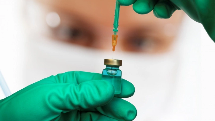 Петербуржцам отказывают в прививке от коронавируса из-за отсутствия пары у кабинета вакцинации 
