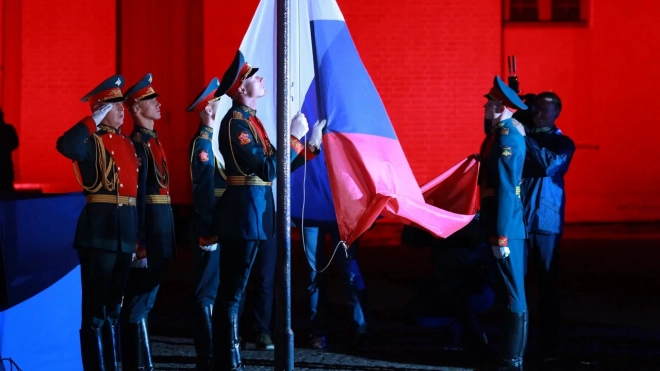 Губернатор Петербурга поздравил горожан с Днем народного единства 