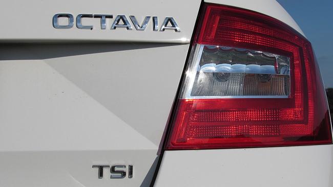 Skoda приостановила продажи новой Octavia в России