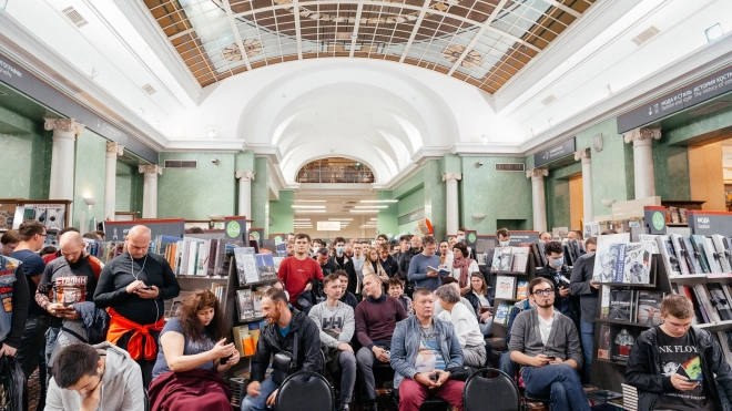 Вице-губернатор Пиотровский рассказал о возвращении книжного магазина в Дом Зингера