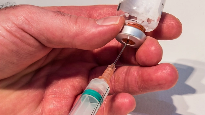 В Петербурге создают еще одну вакцину от коронавируса