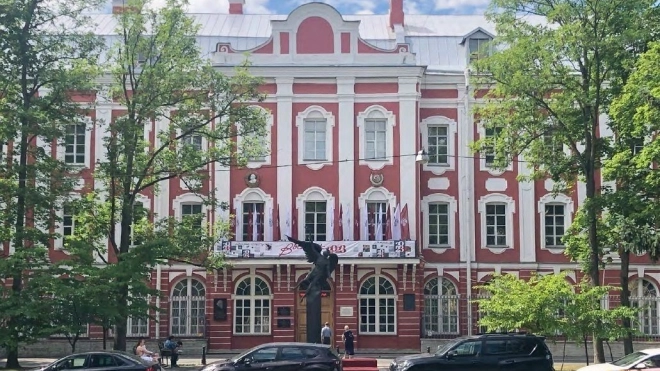 Памятник графу Уварову у здания Двенадцати коллегий установят в сентябре