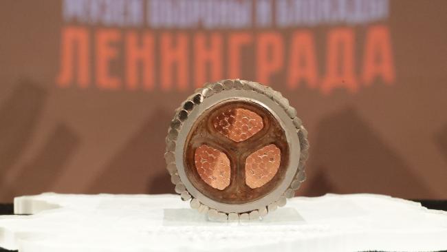 Фрагмент блокадного "кабеля жизни" передали Музею обороны и блокады Ленинграда