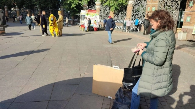 Стражи порядка задержали в центре Петербурга вымогателей в костюмах животных